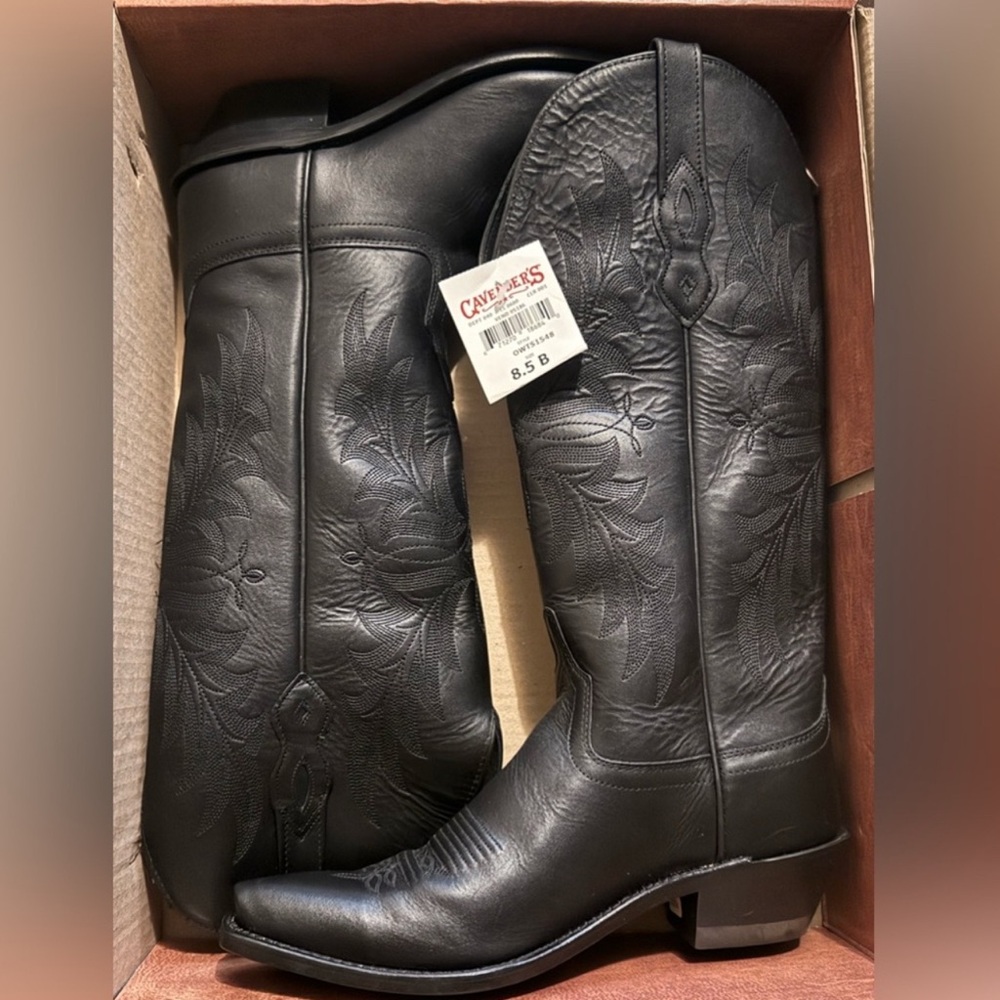 NEW WEST NWT NEVER WORN Size 8.5B Women’s western black boots